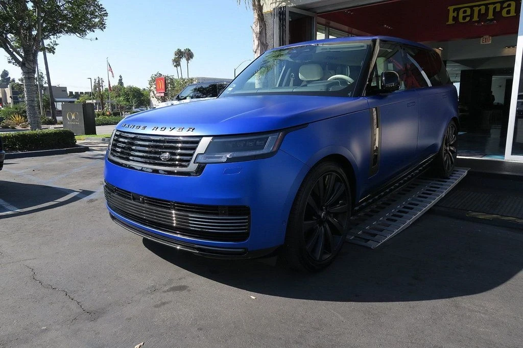 2025 Land Rover Range Rover L460 - Image 2 of 21