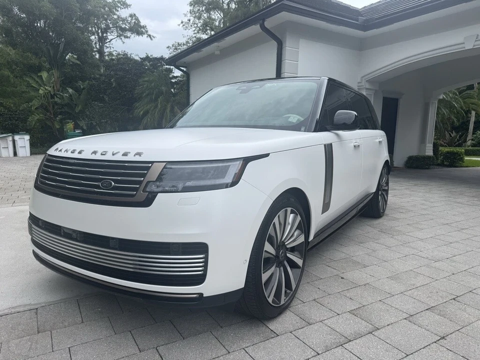 2025 Land Rover Range Rover L460 - Image 4 of 21