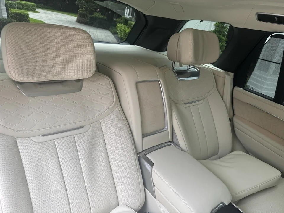 2025 Land Rover Range Rover L460 - Image 19 of 21