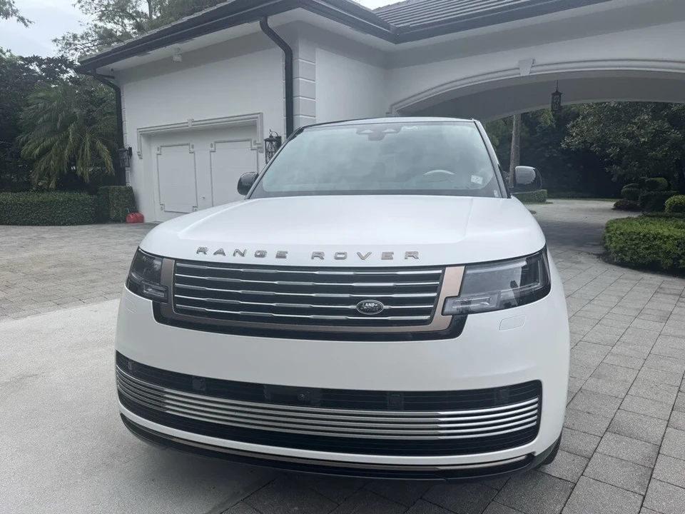 2025 Land Rover Range Rover L460 - Image 6 of 21
