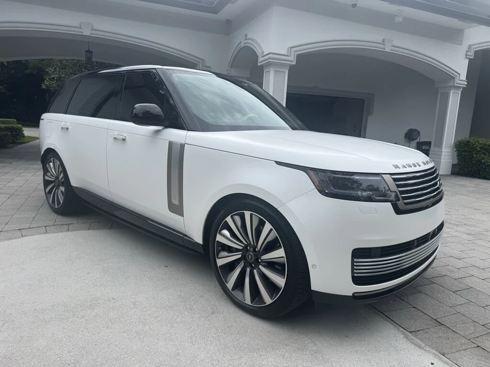 2025 Land Rover Range Rover L460 - Image 10 of 21