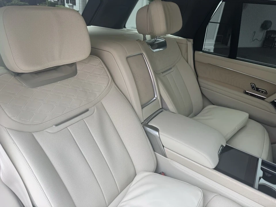 2025 Land Rover Range Rover L460 - Image 14 of 21