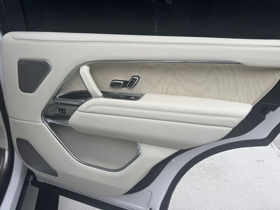 2025 Land Rover Range Rover L460 - Image 21 of 21