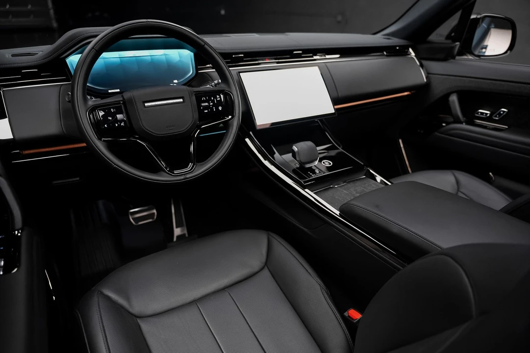 2025 Land Rover Range Rover Sport L461 - Image 2 of 31