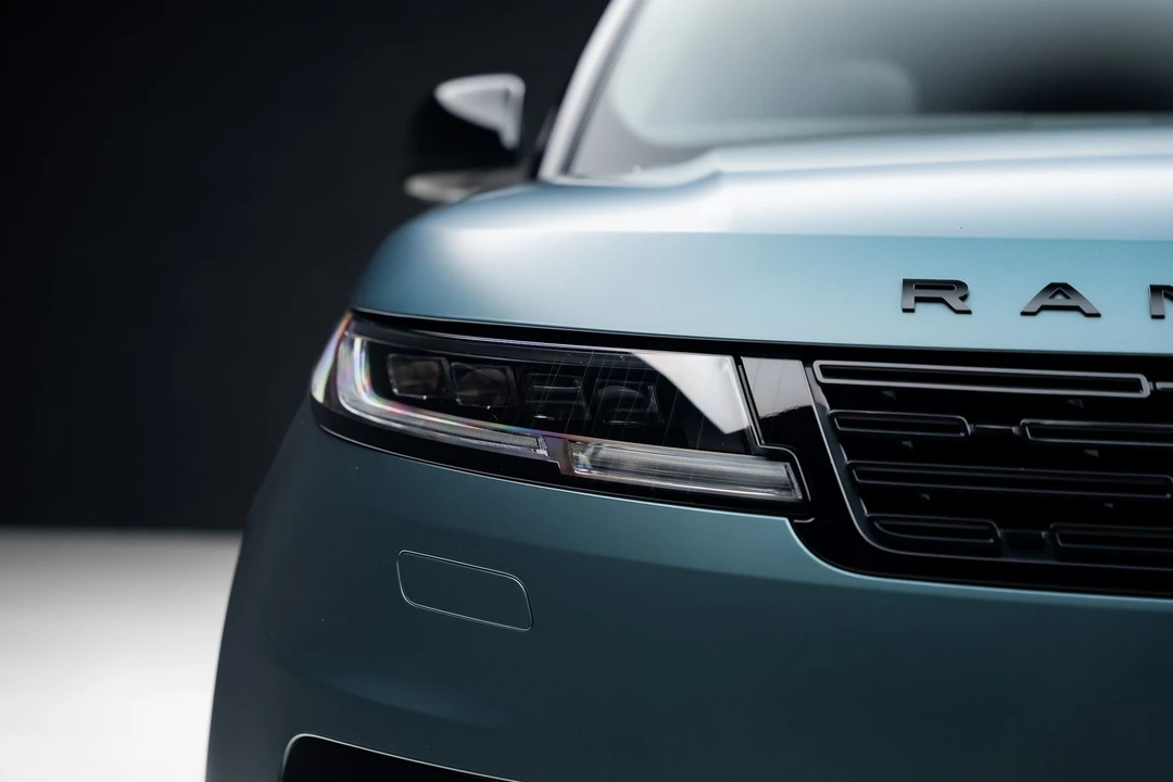 2025 Land Rover Range Rover Sport L461 - Image 9 of 31