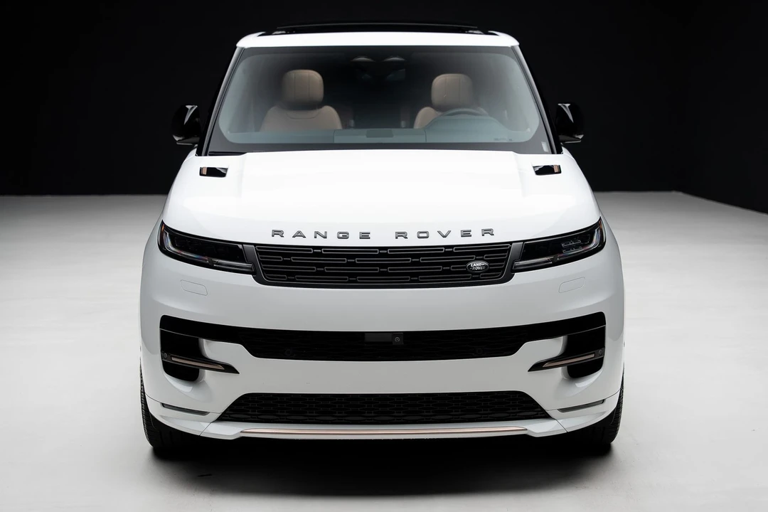 2025 Land Rover - Image 6 of 31