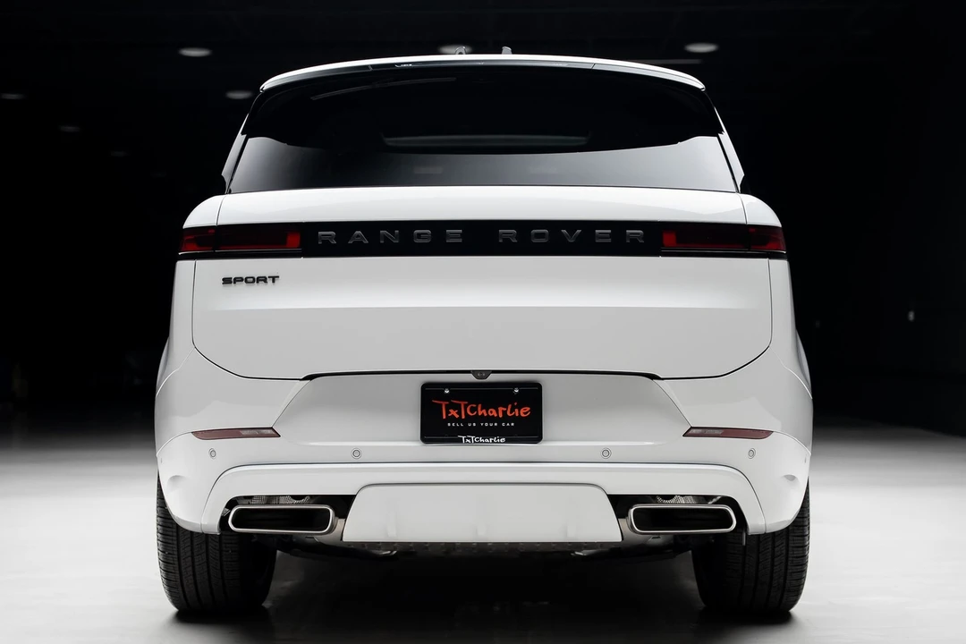 2025 Land Rover - Image 26 of 31