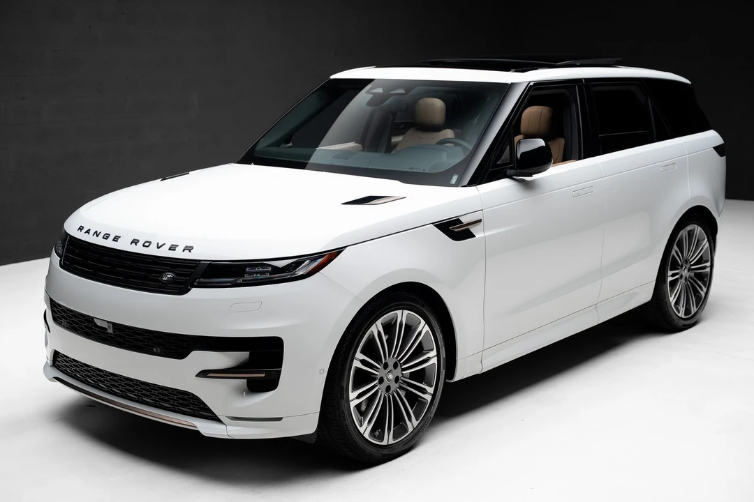 2025 Land Rover - Image 5 of 31
