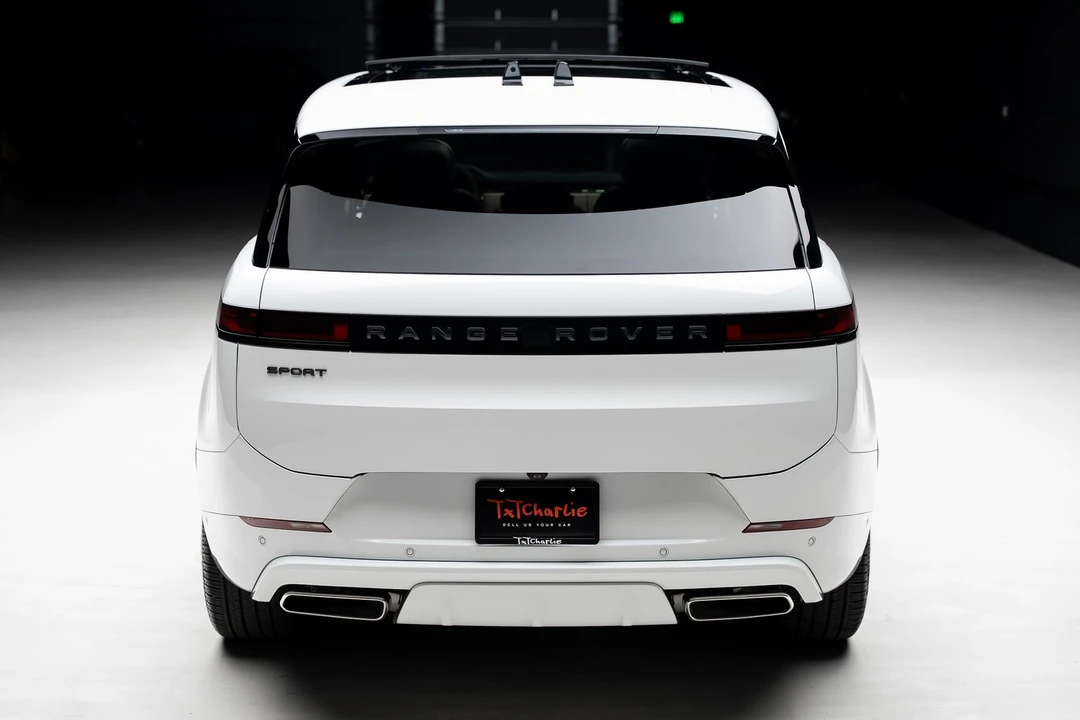 2025 Land Rover - Image 24 of 31