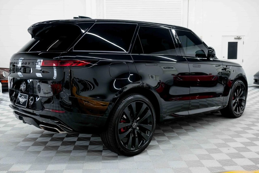 2025 Land Rover Range Rover Sport L461 - Image 8 of 31