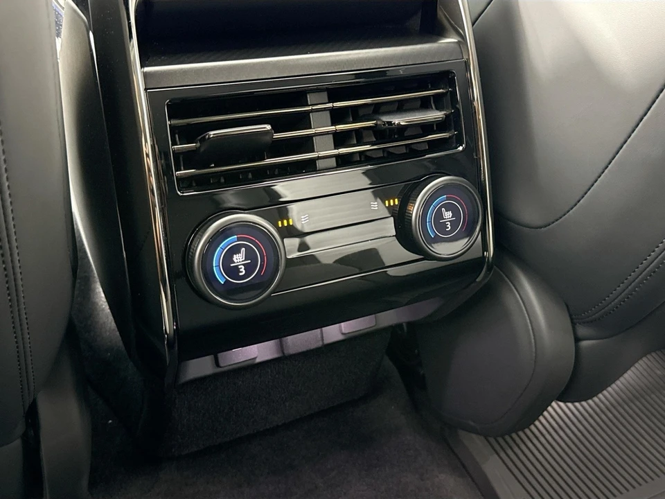 2025 Land Rover Range Rover Sport SV L461 - Image 27 of 31