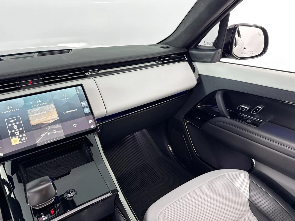 2025 Land Rover Range Rover Sport SV L461 - Image 26 of 31