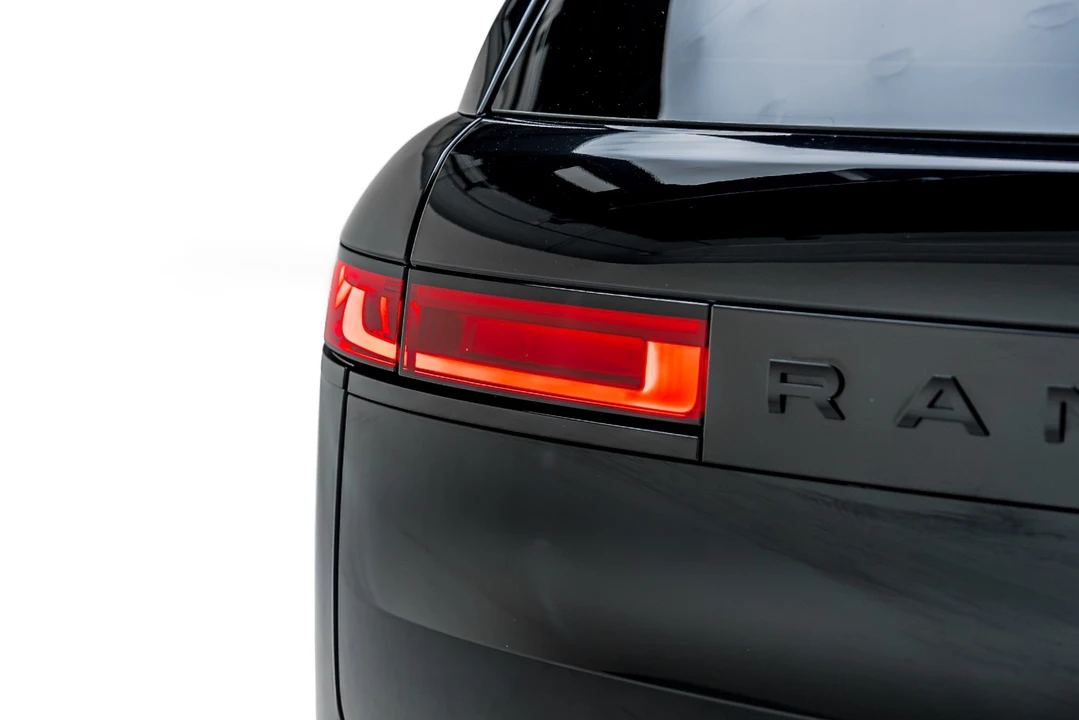 2025 Land Rover Range Rover Sport SV L461 - Image 28 of 31