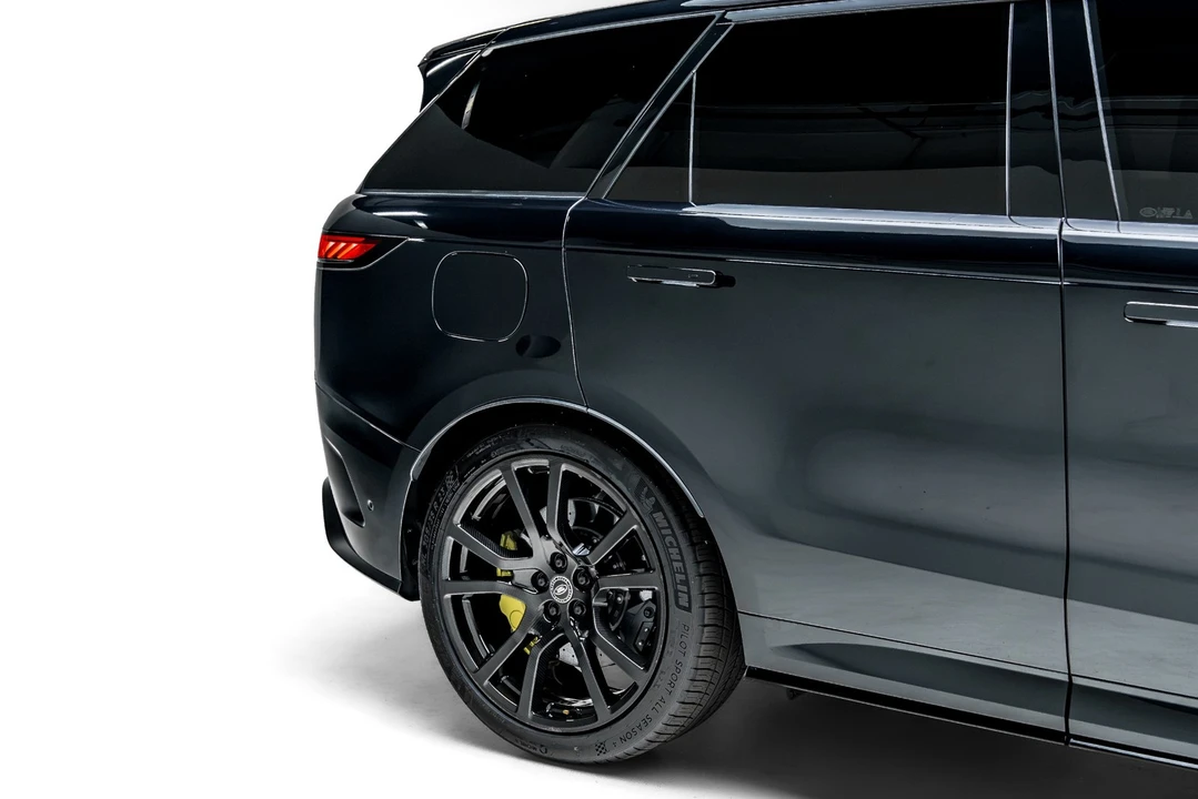 2025 Land Rover Range Rover Sport SV L461 - Image 14 of 31