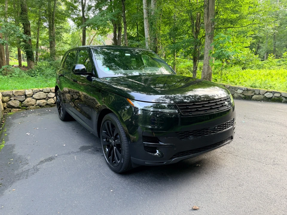 2025 Land Rover Range Rover Sport L461 - Image 3 of 31