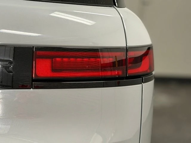 2025 Land Rover Range Rover Sport SV L461 - Image 14 of 31