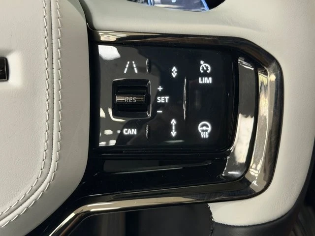 2025 Land Rover Range Rover Sport SV L461 - Image 29 of 31