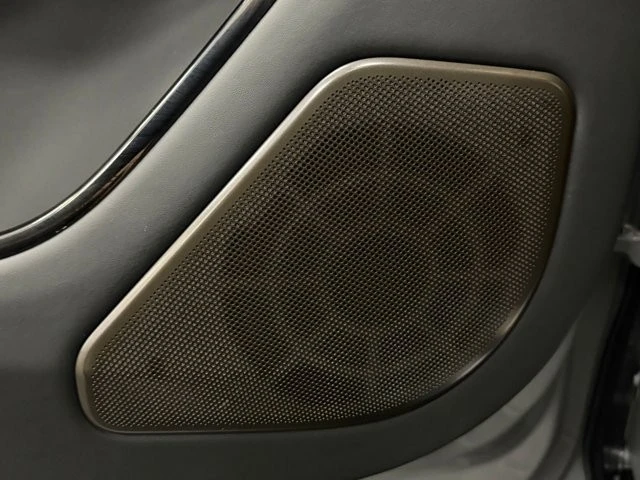 2025 Land Rover Range Rover Sport SV L461 - Image 23 of 31
