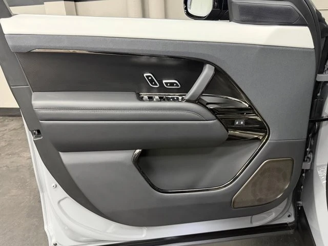2025 Land Rover Range Rover Sport SV L461 - Image 20 of 31