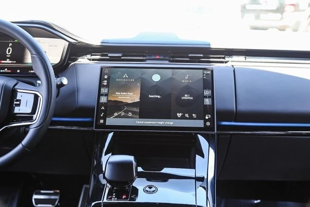 2025 Land Rover Range Rover Sport SV L461 - Image 11 of 31