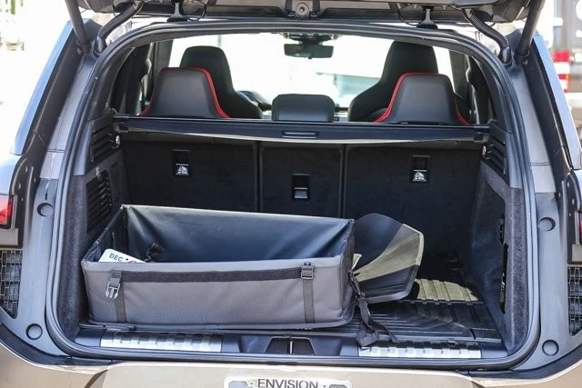 2025 Land Rover Range Rover Sport SV L461 - Image 25 of 31