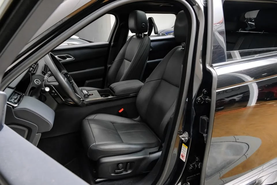 2025 Land Rover Range Rover Velar - Image 2 of 20