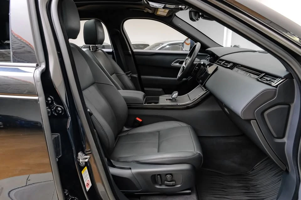 2025 Land Rover Range Rover Velar - Image 10 of 20