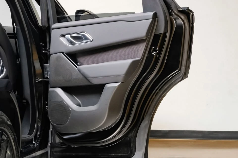 2025 Land Rover Range Rover Velar - Image 19 of 20