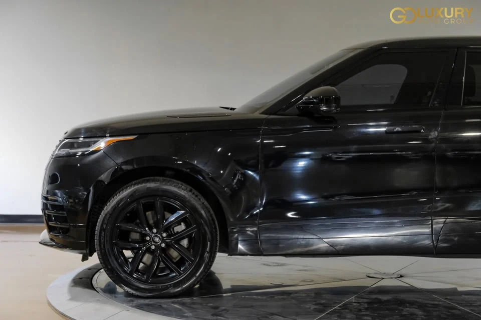 2025 Land Rover Range Rover Velar - Image 15 of 20