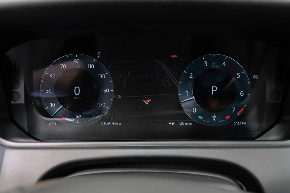 2025 Land Rover Range Rover Velar - Image 13 of 20