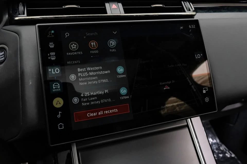 2025 Land Rover Range Rover Velar - Image 3 of 20