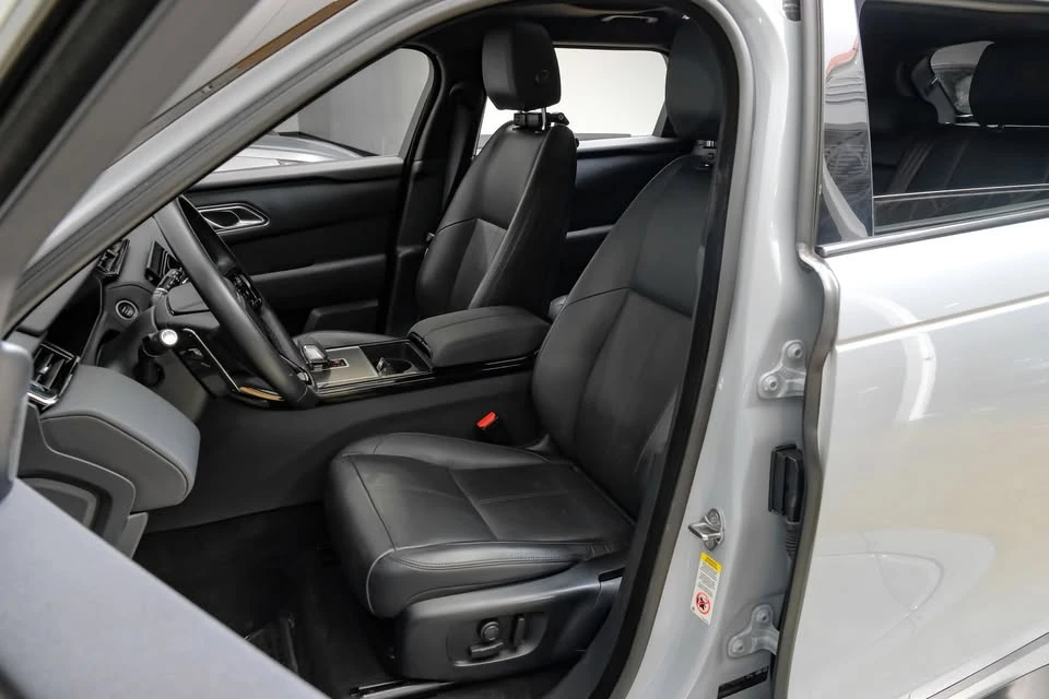 2025 Land Rover Range Rover Velar - Image 10 of 20