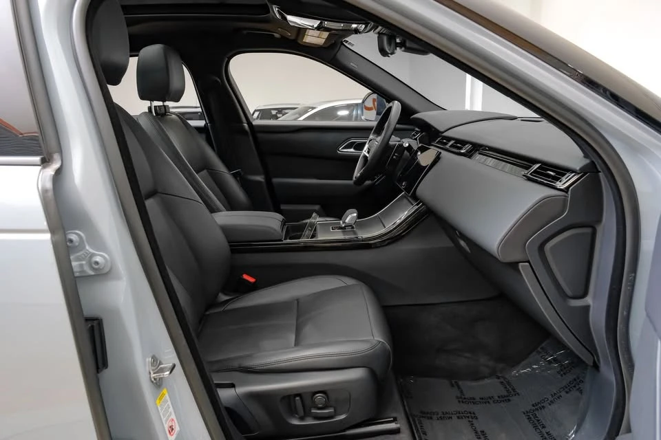 2025 Land Rover Range Rover Velar - Image 2 of 20