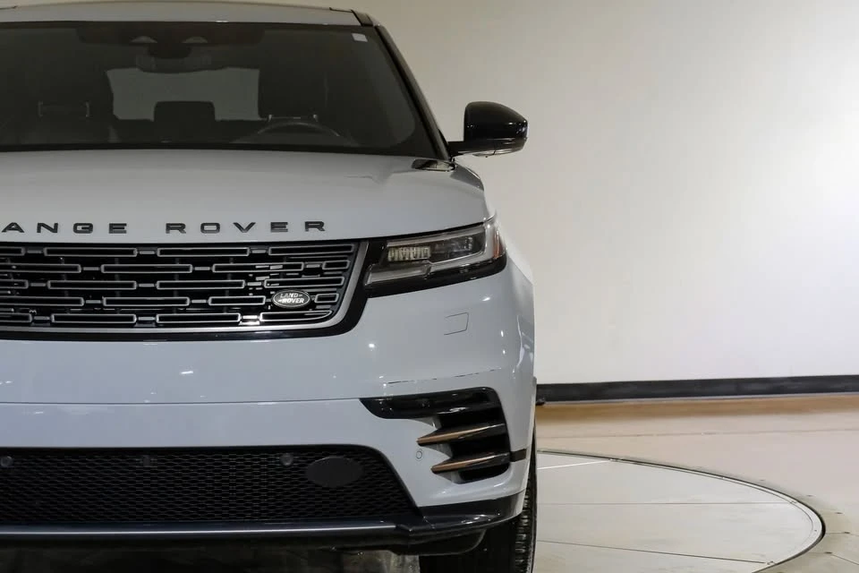 2025 Land Rover Range Rover Velar - Image 14 of 20