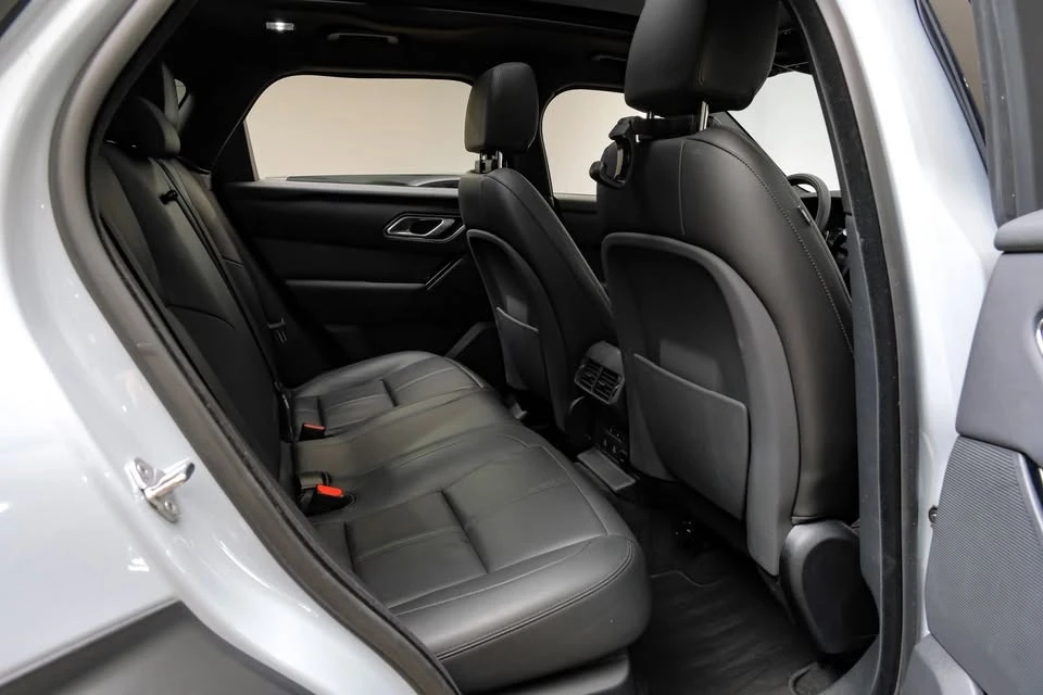 2025 Land Rover Range Rover Velar - Image 10 of 20