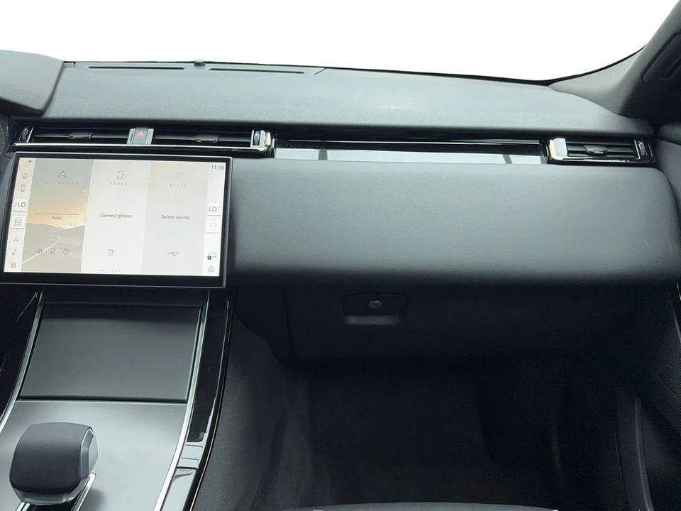 2025 Land Rover Range Rover Velar - Image 19 of 21