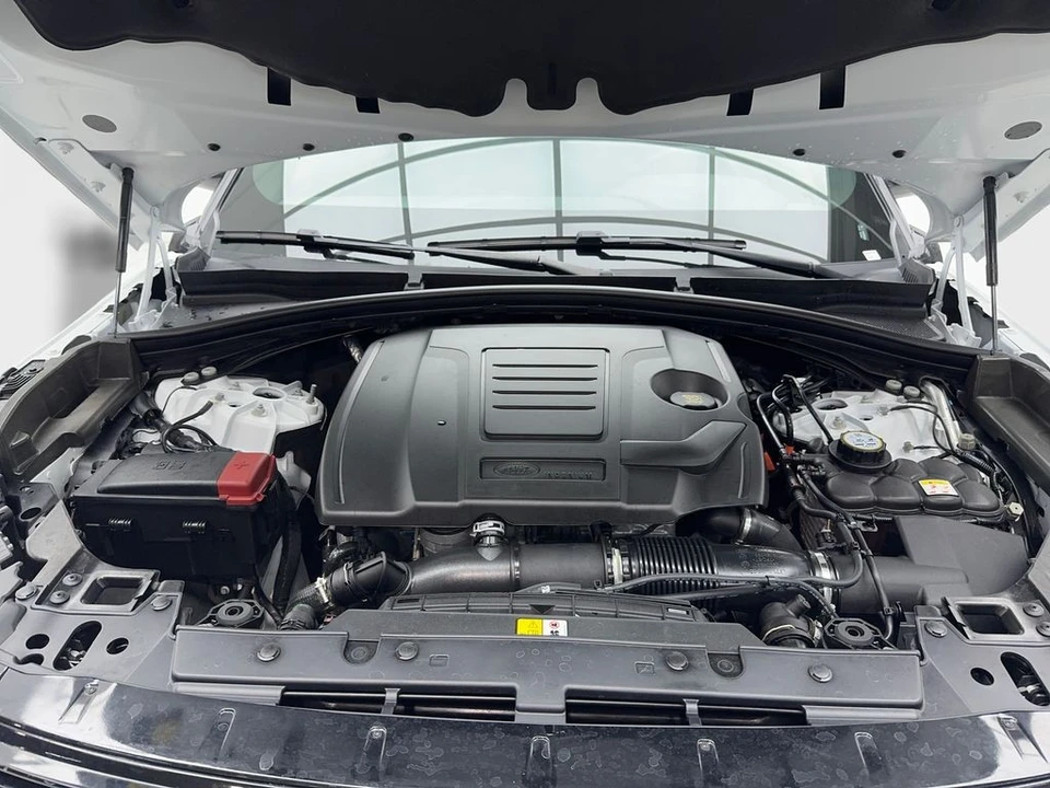2025 Land Rover Range Rover Velar - Image 11 of 12