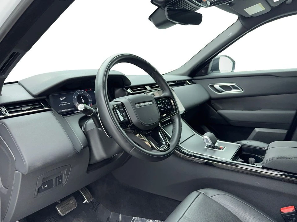 2025 Land Rover Range Rover Velar - Image 17 of 21