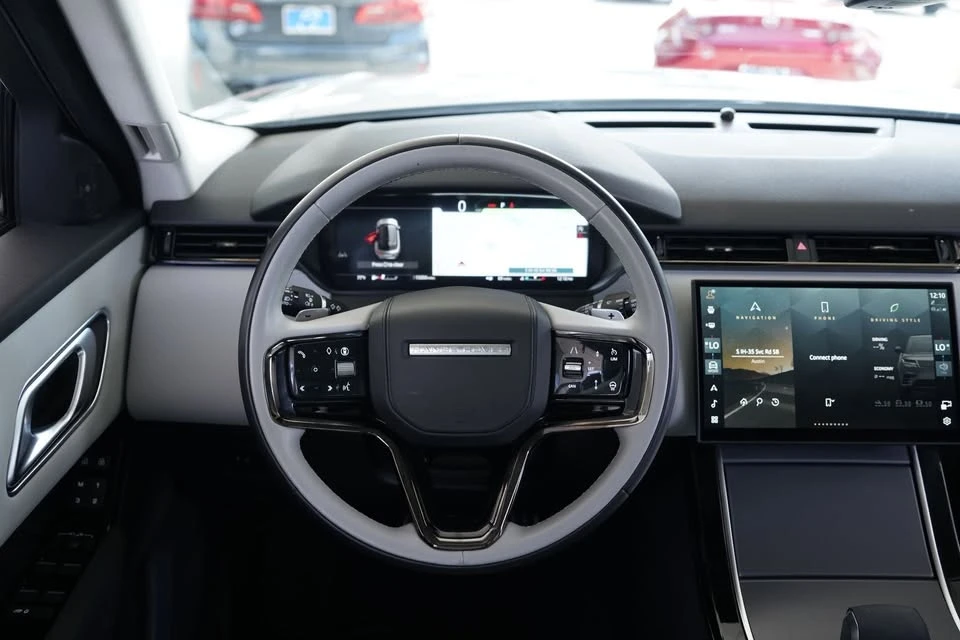 2025 Land Rover Range Rover Velar - Image 17 of 20