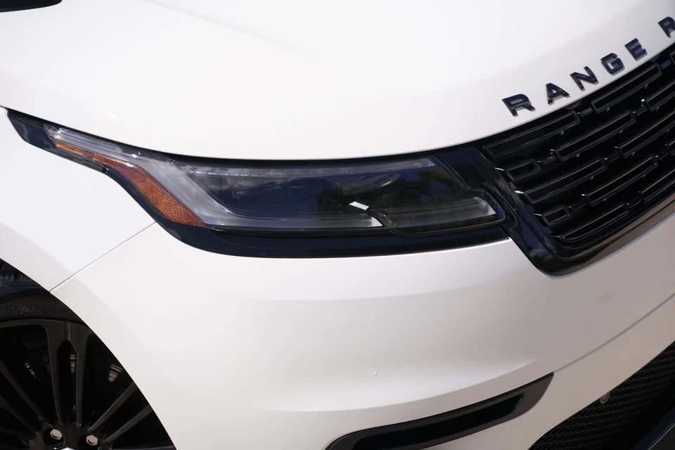 2025 Land Rover Range Rover Velar - Image 2 of 20