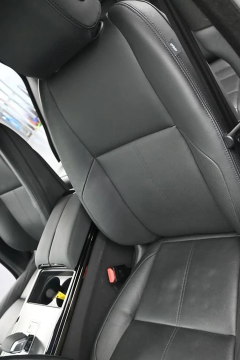 2025 Land Rover Range Rover Velar - Image 9 of 20