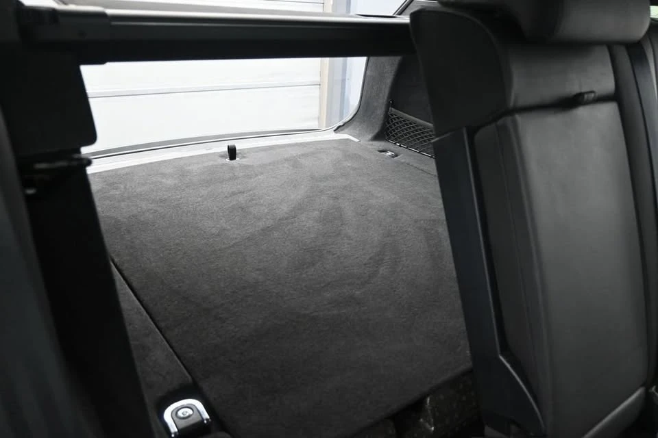 2025 Land Rover Range Rover Velar - Image 14 of 20