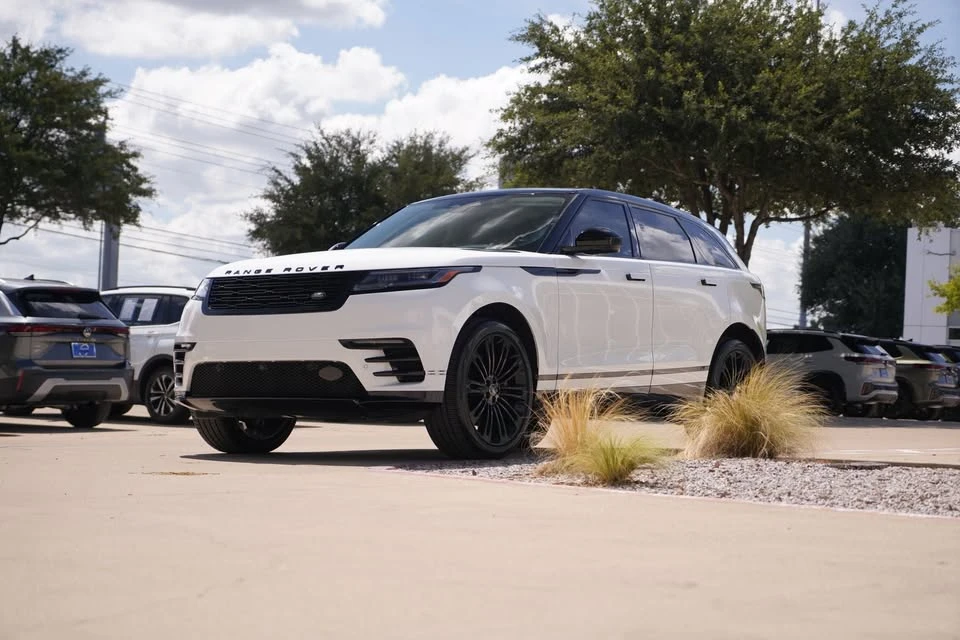 2025 Land Rover Range Rover Velar - Image 6 of 20