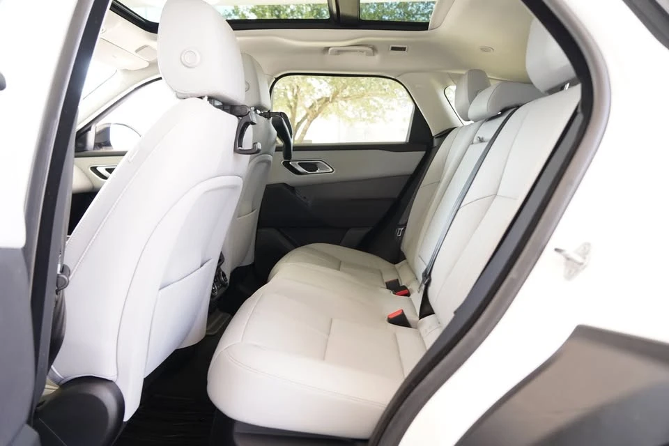 2025 Land Rover Range Rover Velar - Image 19 of 20
