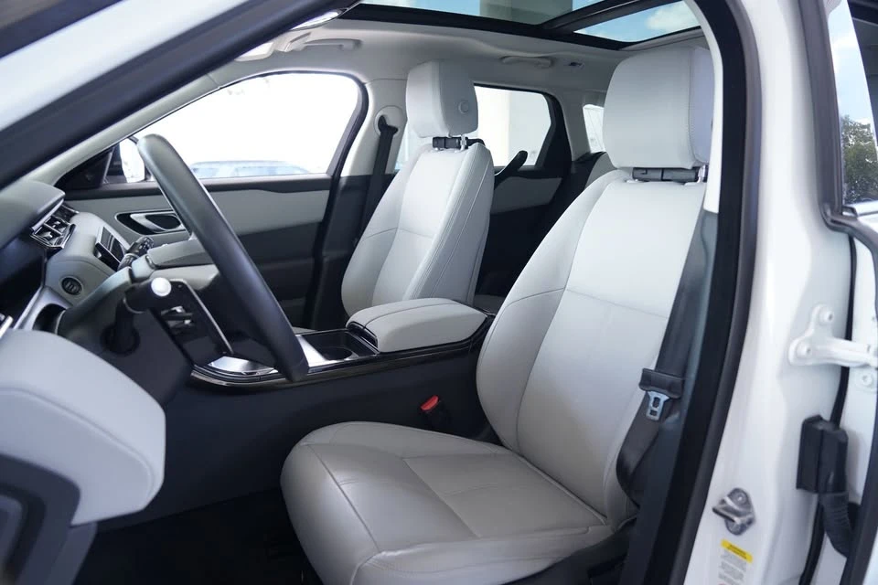 2025 Land Rover Range Rover Velar - Image 8 of 20