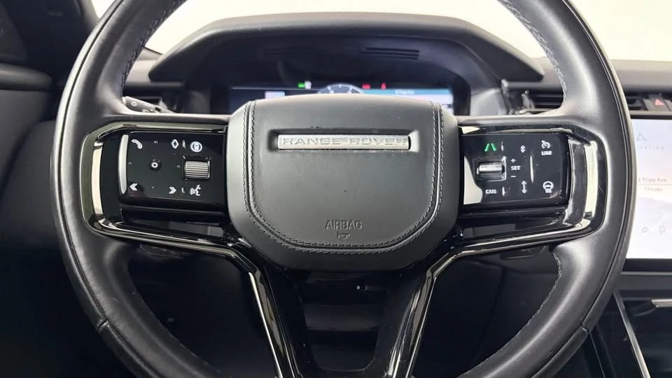 2025 Land Rover Range Rover Velar - Image 17 of 20