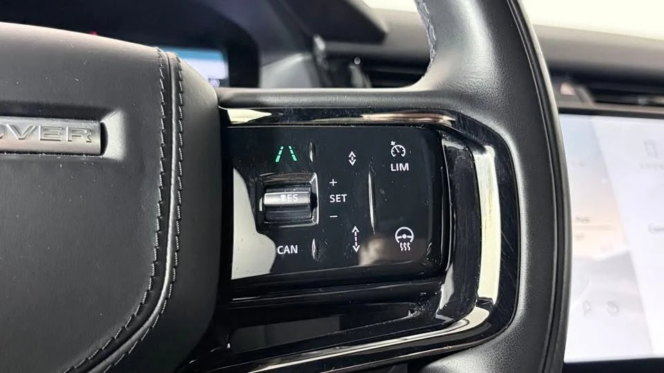 2025 Land Rover Range Rover Velar - Image 18 of 20