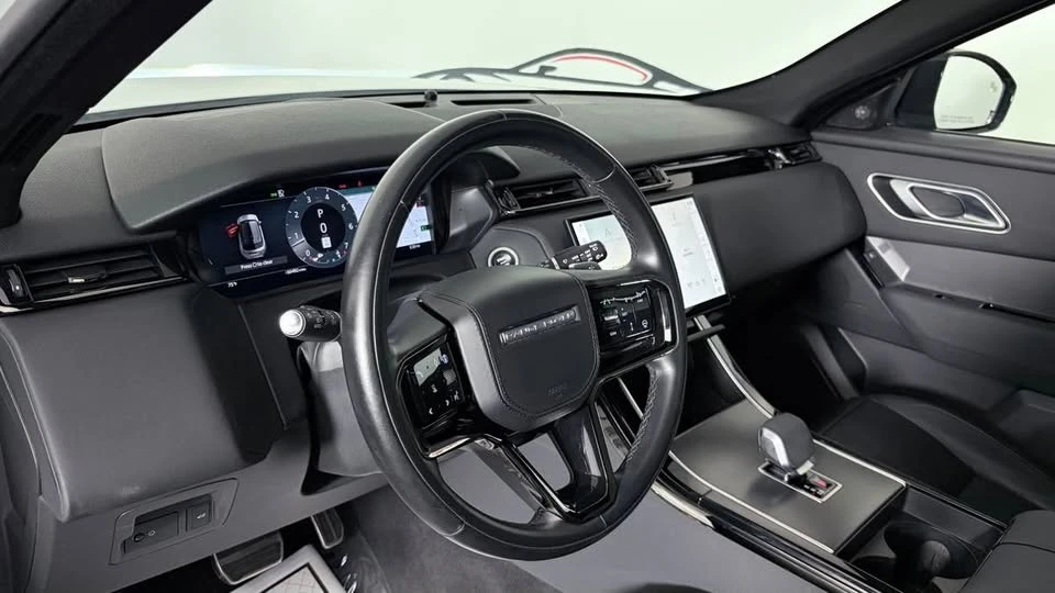 2025 Land Rover Range Rover Velar - Image 14 of 20