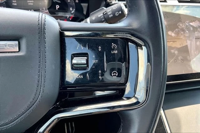 2025 Land Rover Range Rover Velar - Image 12 of 20