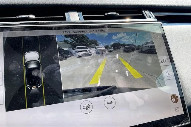 2025 Land Rover Range Rover Velar - Image 14 of 20